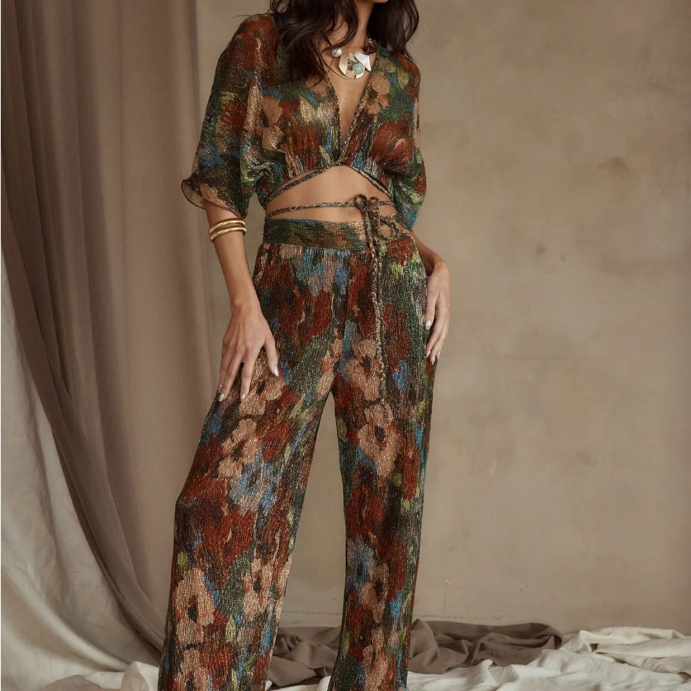 Kaia Multicolor Metallic Floral Set